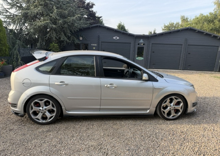 Ford Focus Mk2/2.5 ST Delta S-R Side Skirt Splitters 6